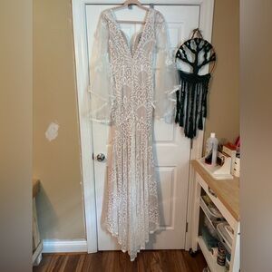 Elegant White Lace Wedding Gown